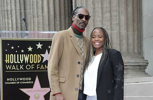 Snoop Dogg, wife honored with Black Love Award at gala