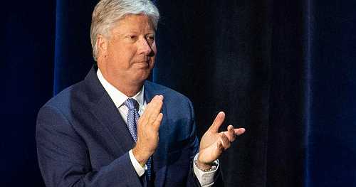 Gateway Church founding pastor Robert Morris indicted on 5 counts of lewd or indecent acts with a child in Oklahoma